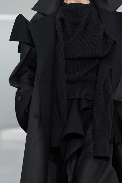 Look 99